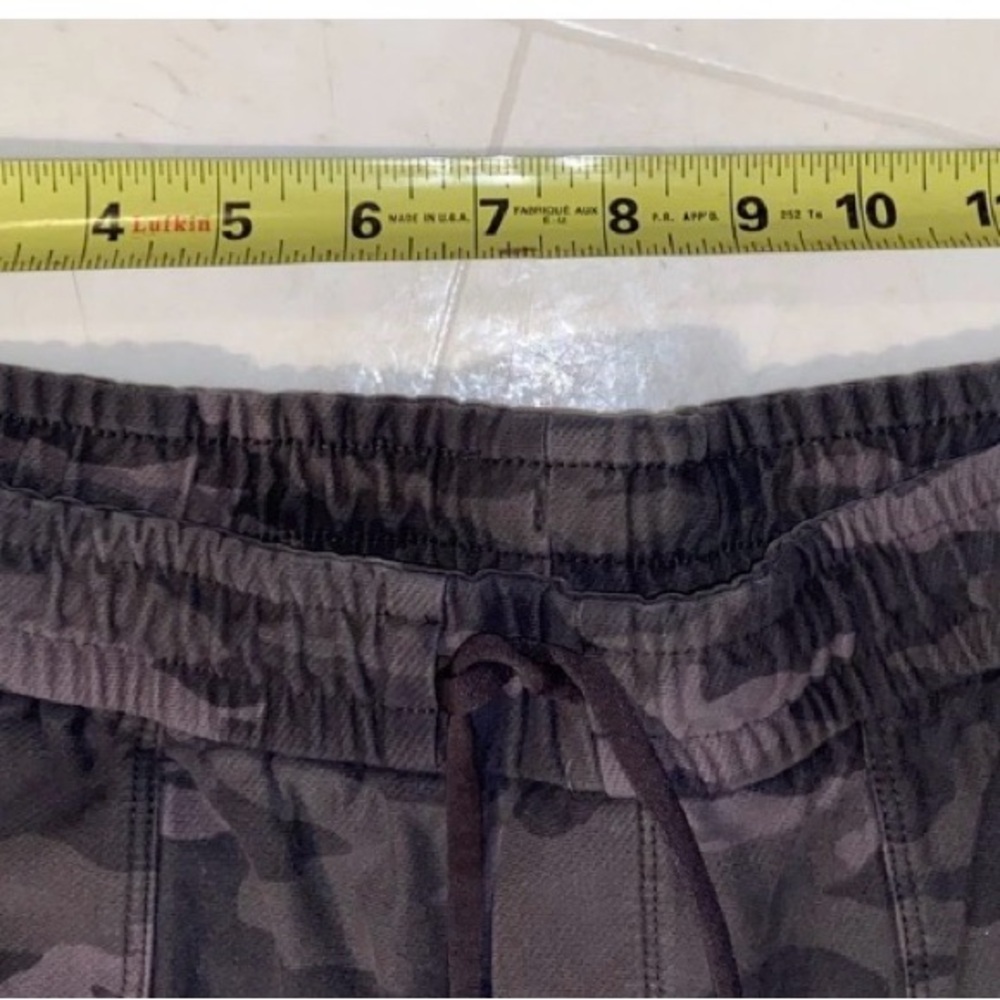 Athleta Pants Women’s 12 Green Camo Farallon Jogger Casual - Picture 3 of 6